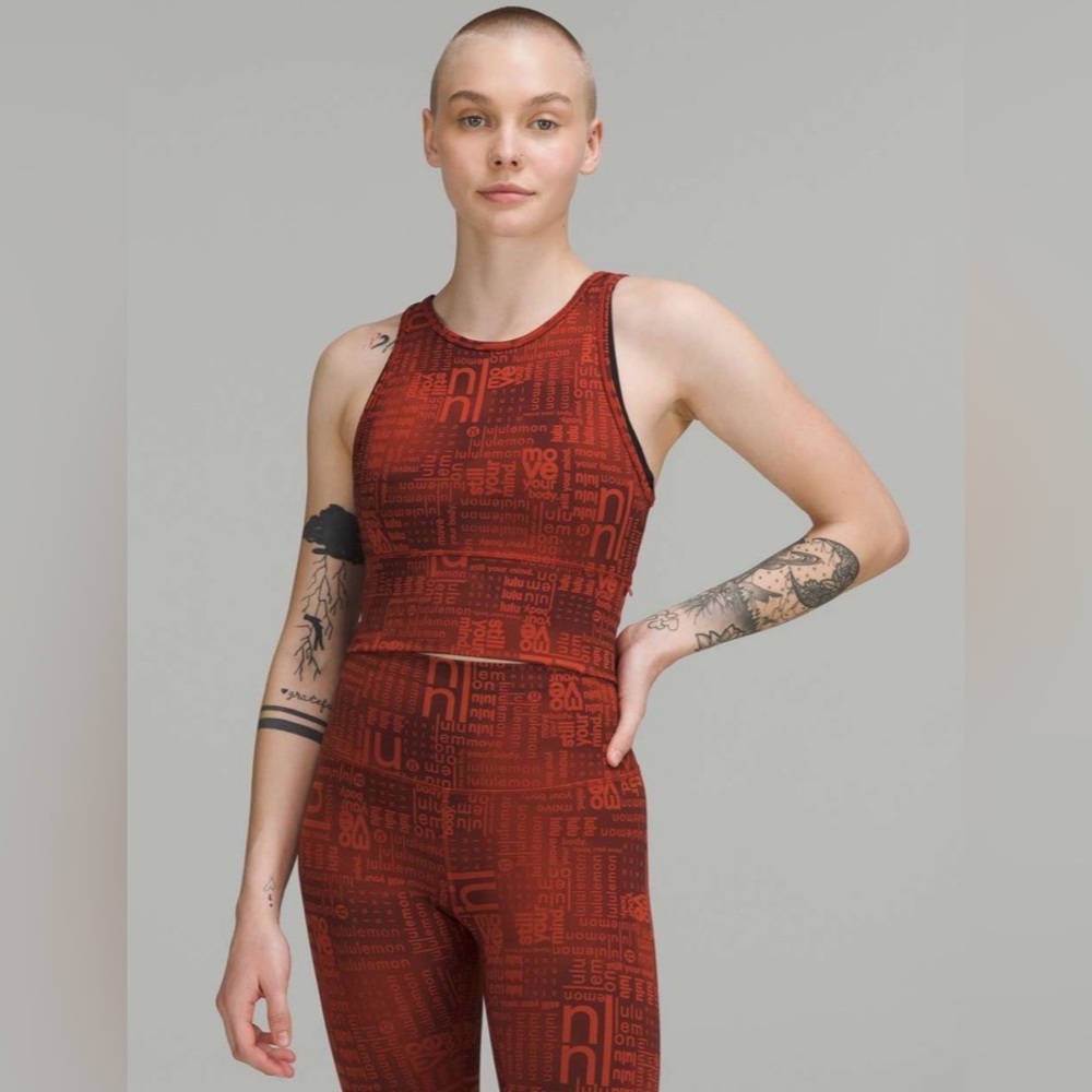 Lululemon Power Pivot Everlux Tank Top *Motif
Lululemon Ombre Red Multi, Size 12